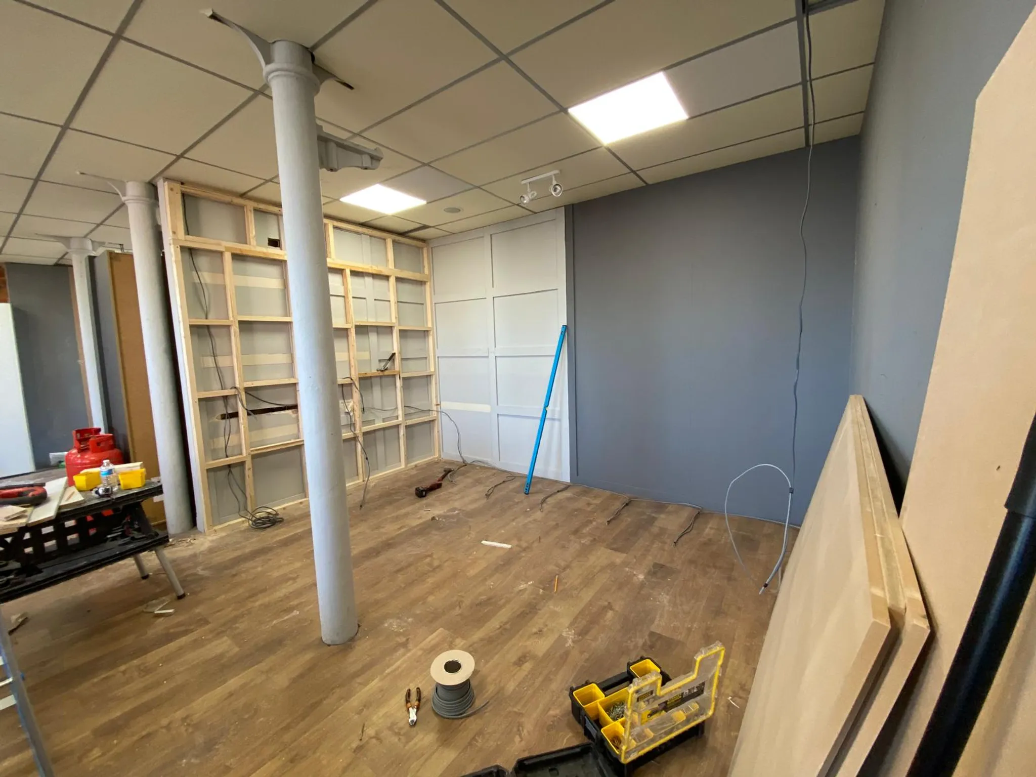 Kitchen Fabric Technicians Table - Image 2