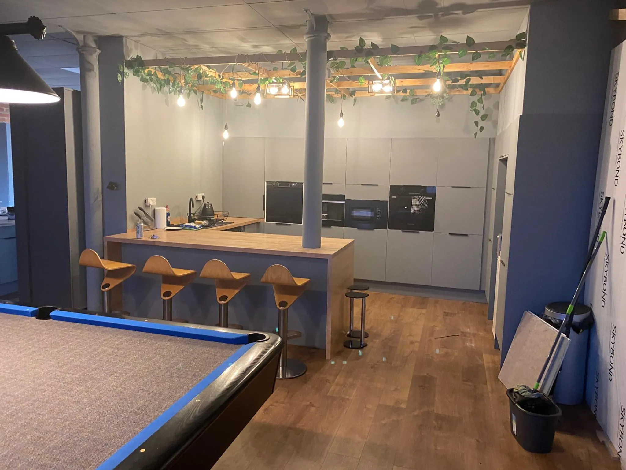 Kitchen Fabric Technicians Table - Image 16